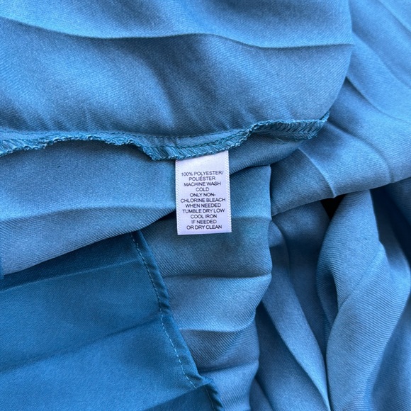 Loft Dress - Picture 5 of 5